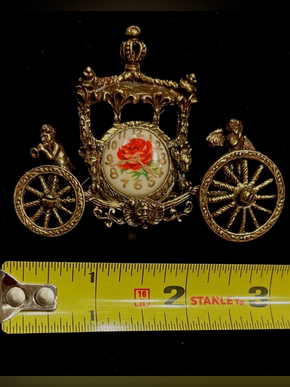 Vintage Gold-Tone Carriage Brooch with Red Rose Dial - Picture 7 of 7